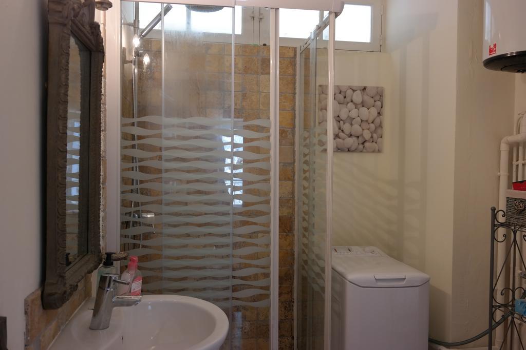 Penthouse Apartment Overlooking Place Carnot Carcassonne Exterior photo