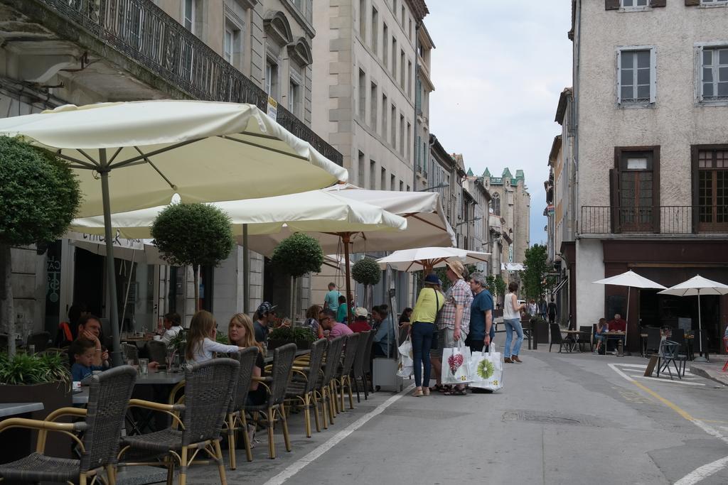 Penthouse Apartment Overlooking Place Carnot Carcassonne Exterior photo