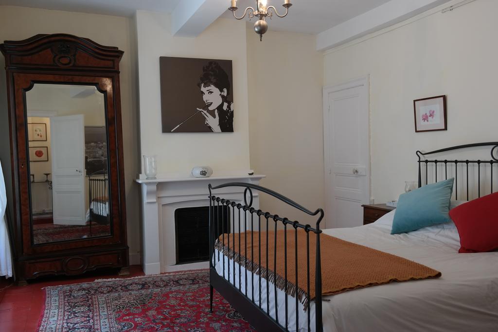 Penthouse Apartment Overlooking Place Carnot Carcassonne Exterior photo
