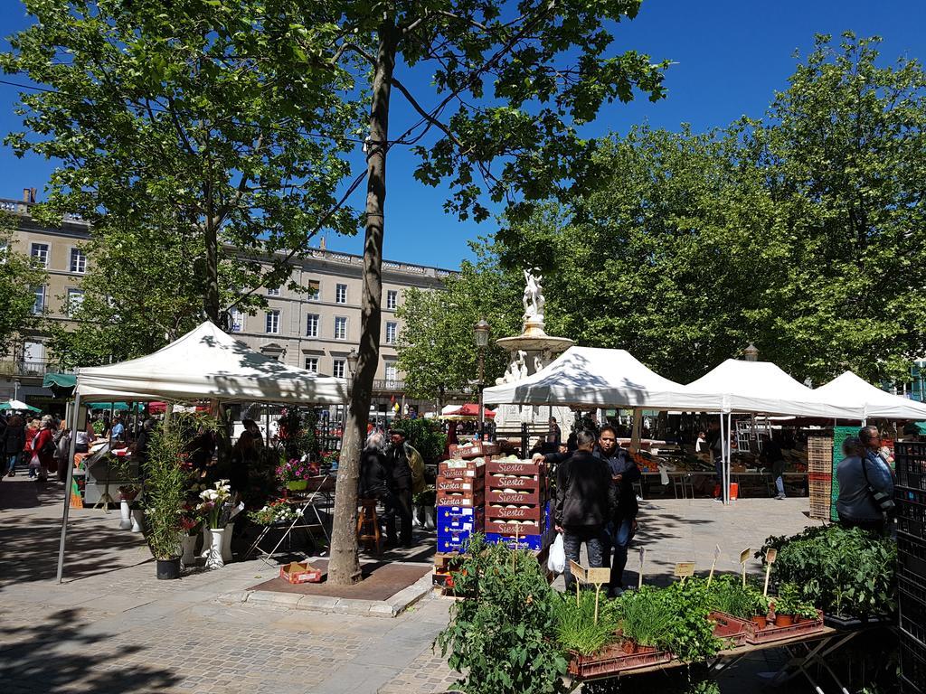 Penthouse Apartment Overlooking Place Carnot Carcassonne Exterior photo